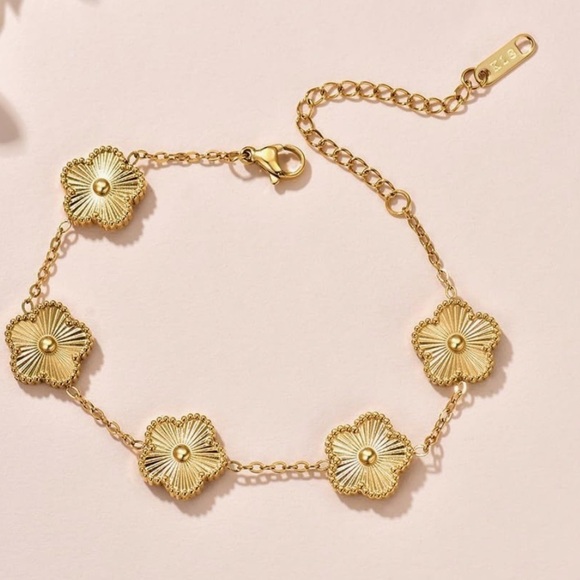 Lux look 18k gold plated 5 motifs clover bracelet luxury look celebrity style - Picture 4 of 4